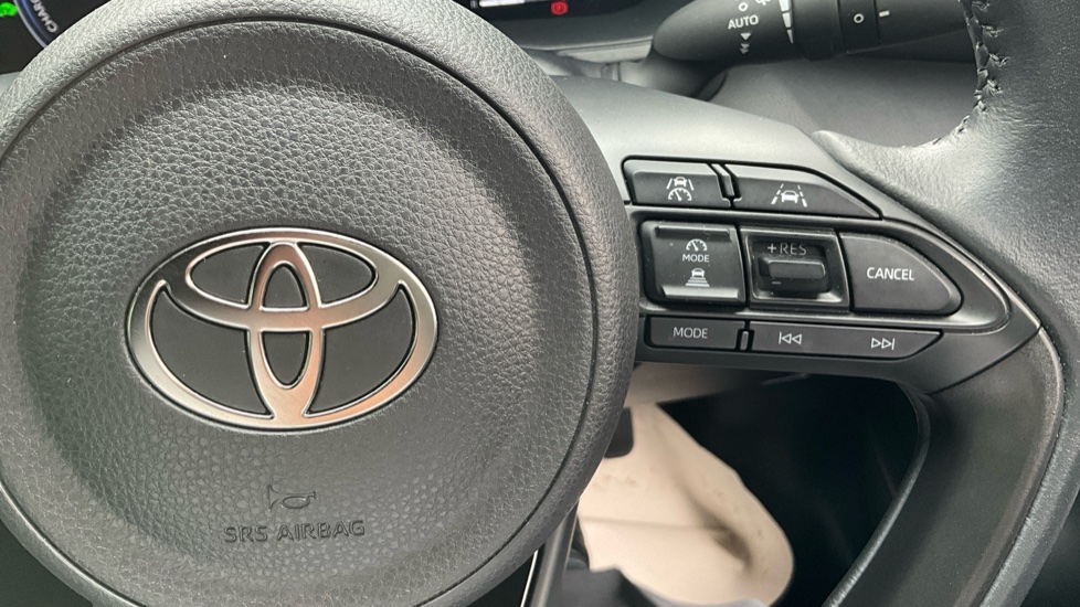 Toyota Yaris 1.5 Hybrid Excel 5dr CVT Hybrid Hatchback - Image 33