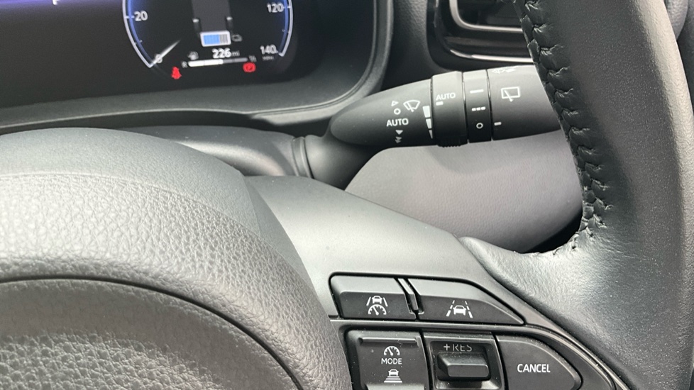 Toyota Yaris 1.5 Hybrid Excel 5dr CVT Hybrid Hatchback - Image 34