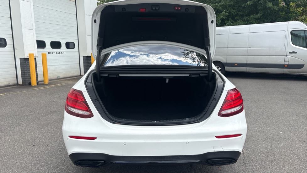 Mercedes-Benz E-Class E220d AMG Line Night Edition Prem + 4dr 9G-Tronic Diesel Saloon - Image 4