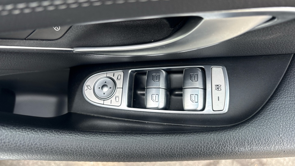Mercedes-Benz E-Class E220d AMG Line Night Edition Prem + 4dr 9G-Tronic Diesel Saloon - Image 22