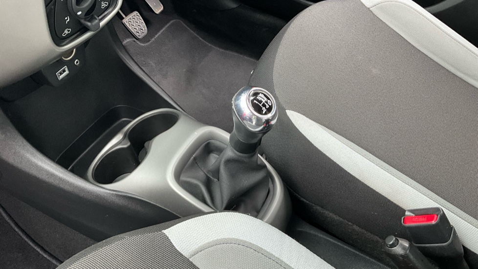 Toyota Aygo 1.0 VVT-i X-Play 5dr Petrol Hatchback - Image 13