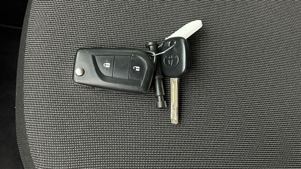 Toyota Aygo 1.0 VVT-i X-Play 5dr Petrol Hatchback - Image 20