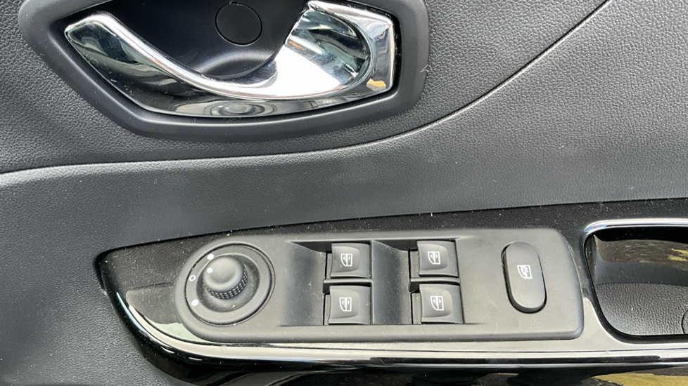 Renault Captur 1.5 dCi 90 Dynamique Nav 5dr Auto Diesel Hatchback - Image 28