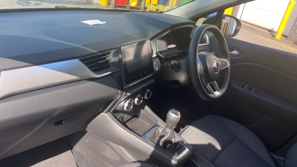 Renault Captur 1.3 TCE 140 SE Edition 5dr Petrol Hatchback - Image 9