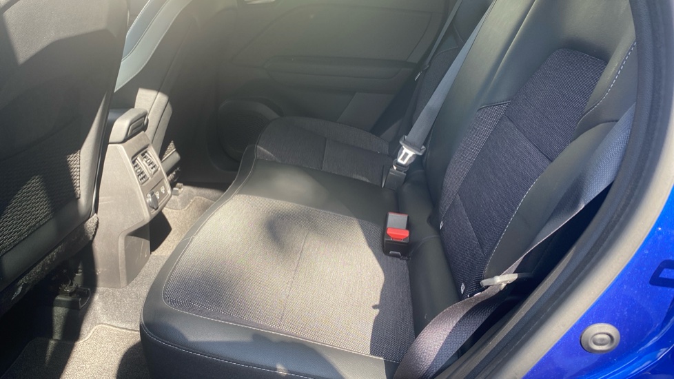 Renault Captur 1.3 TCE 140 SE Edition 5dr Petrol Hatchback - Image 16