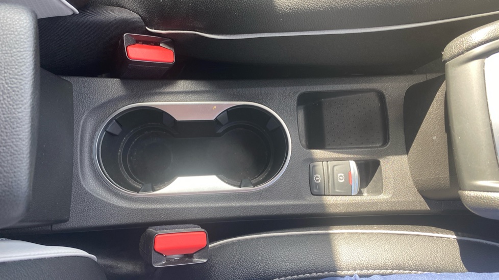 Renault Captur 1.3 TCE 140 SE Edition 5dr Petrol Hatchback - Image 27