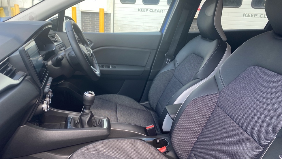 Renault Captur 1.3 TCE 140 SE Edition 5dr Petrol Hatchback - Image 45