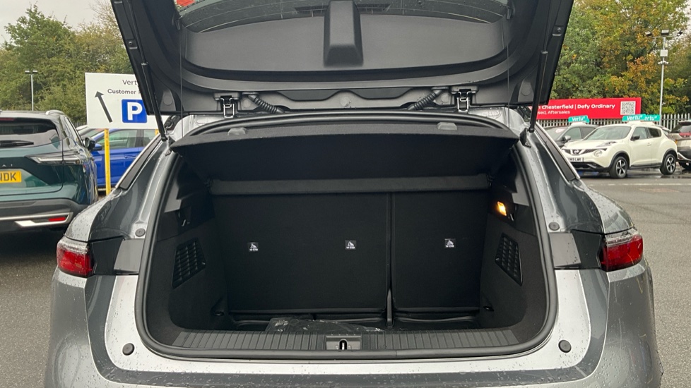 Renault Megane E-Tech EV60 160kW Launch Edition 60kWh OC 5dr Auto Electric Hatchback - Image 4