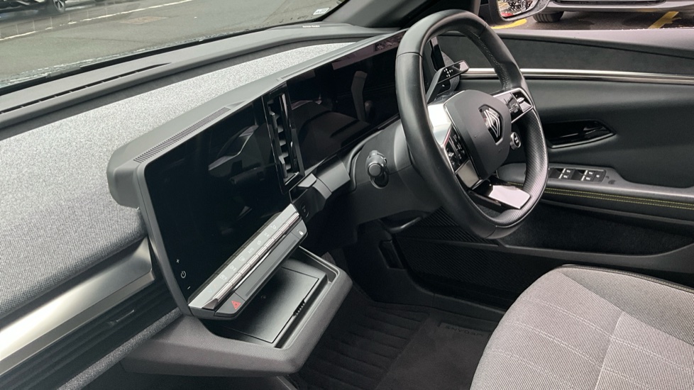 Renault Megane E-Tech EV60 160kW Launch Edition 60kWh OC 5dr Auto Electric Hatchback - Image 9