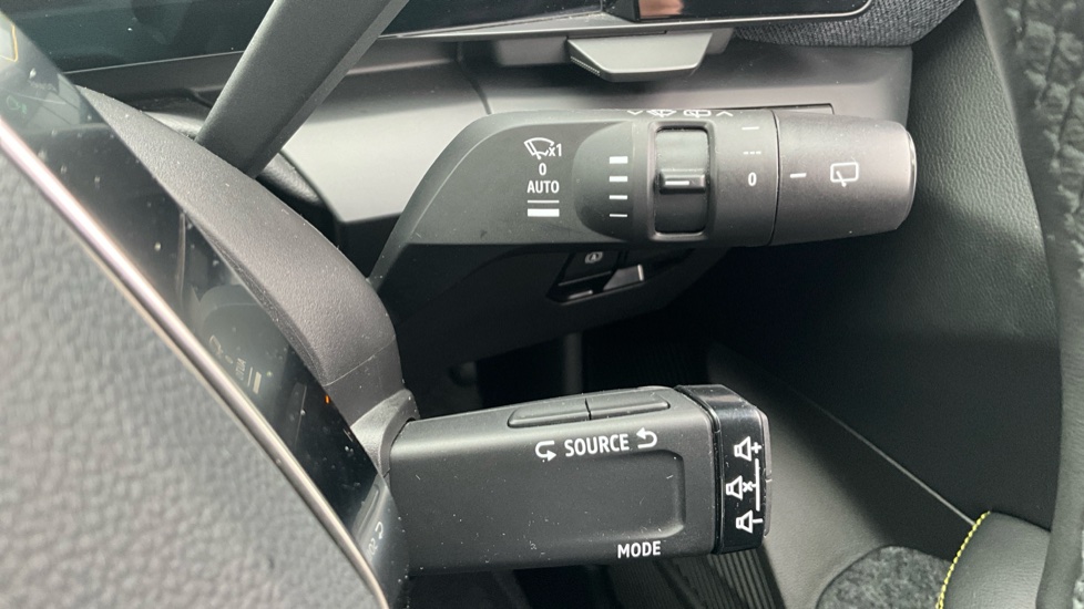 Renault Megane E-Tech EV60 160kW Launch Edition 60kWh OC 5dr Auto Electric Hatchback - Image 24