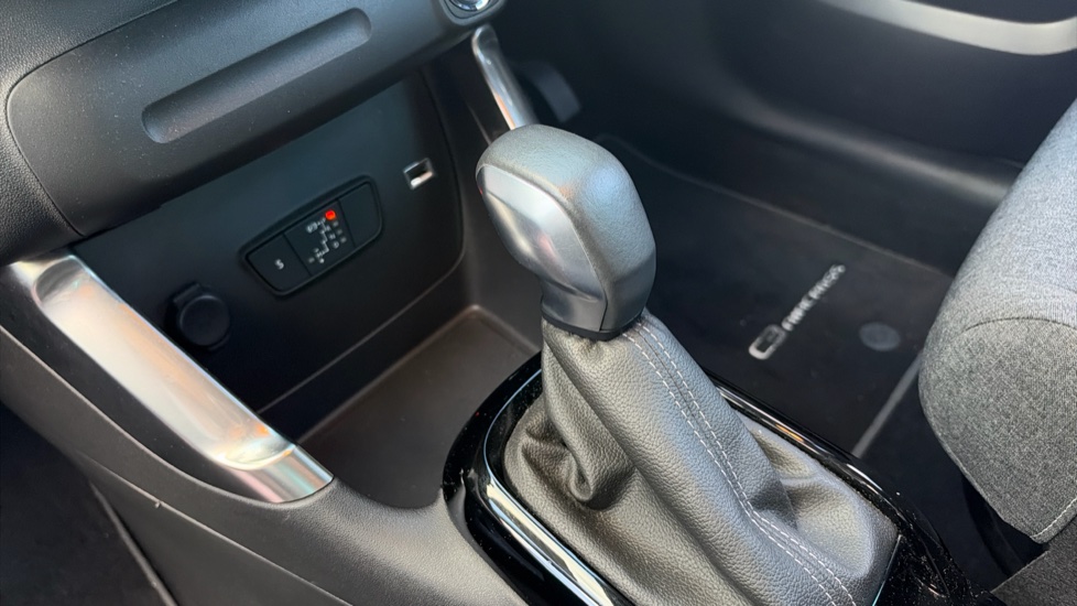 Citroen C3 Aircross 1.2 PureTech 130 Shine Plus 5dr EAT6 Petrol Hatchback - Image 13