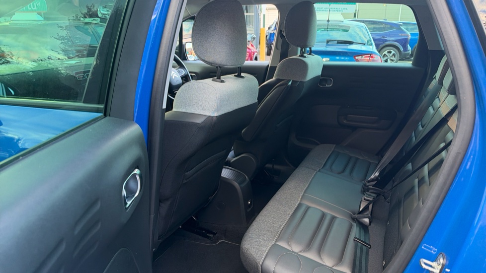 Citroen C3 Aircross 1.2 PureTech 130 Shine Plus 5dr EAT6 Petrol Hatchback - Image 16