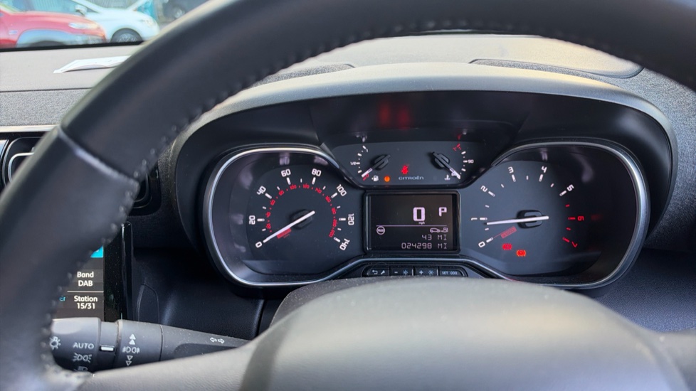 Citroen C3 Aircross 1.2 PureTech 130 Shine Plus 5dr EAT6 Petrol Hatchback - Image 18