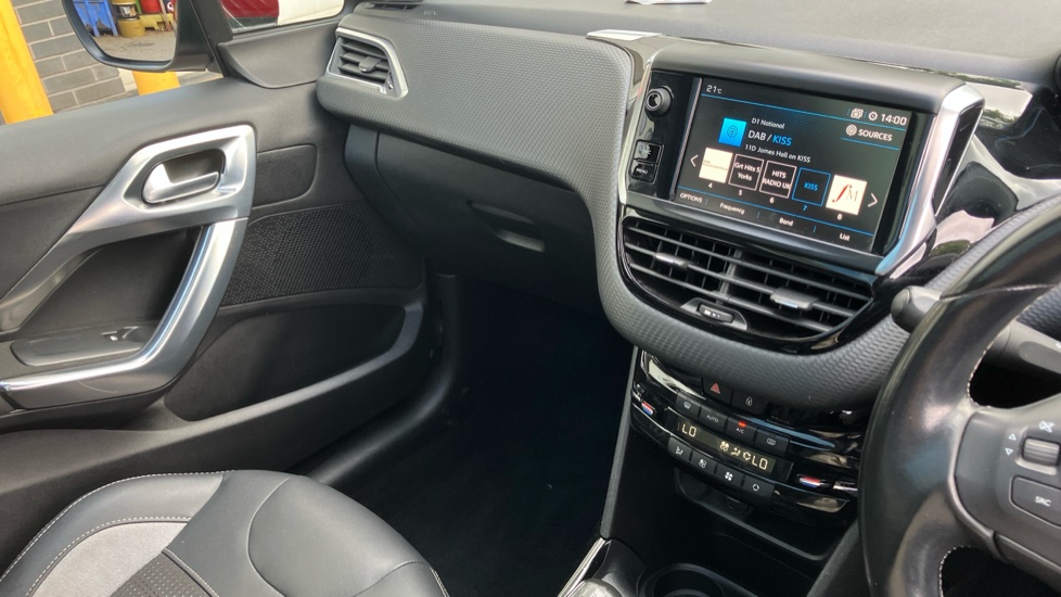 Peugeot 2008 1.2 PureTech Allure Premium 5dr Petrol Estate - Image 14