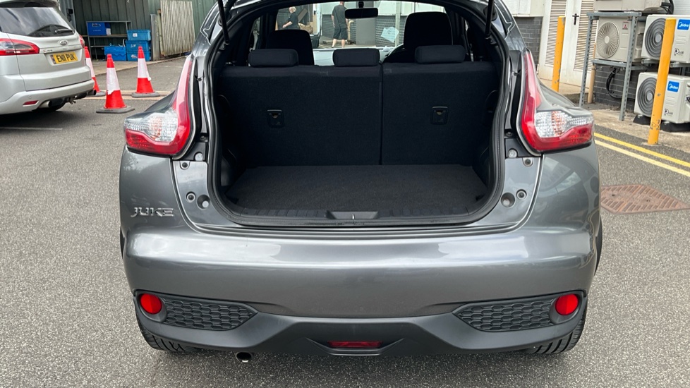 Nissan Juke 1.6 Acenta Premium 5dr Xtronic Petrol Hatchback - Image 4