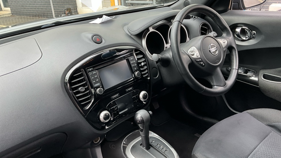 Nissan Juke 1.6 Acenta Premium 5dr Xtronic Petrol Hatchback - Image 9