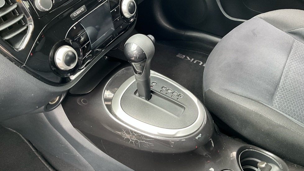 Nissan Juke 1.6 Acenta Premium 5dr Xtronic Petrol Hatchback - Image 13
