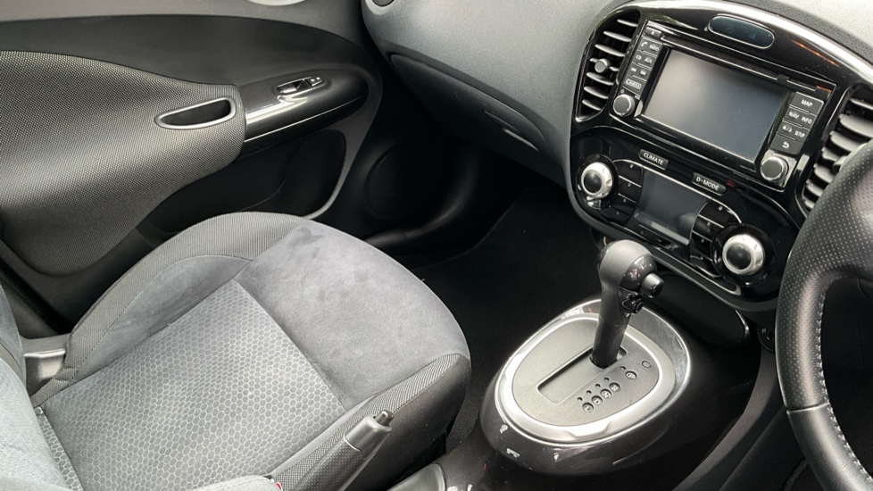 Nissan Juke 1.6 Acenta Premium 5dr Xtronic Petrol Hatchback - Image 14