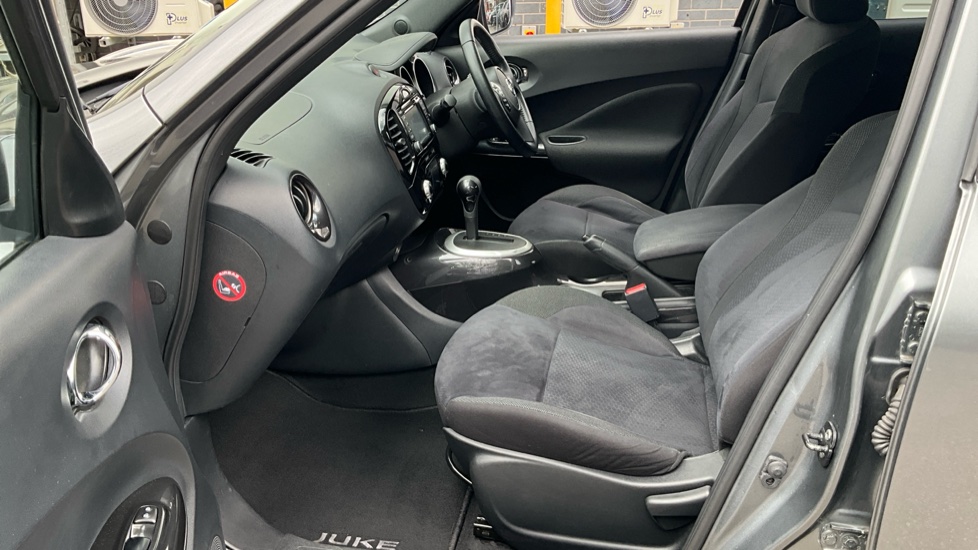 Nissan Juke 1.6 Acenta Premium 5dr Xtronic Petrol Hatchback - Image 22