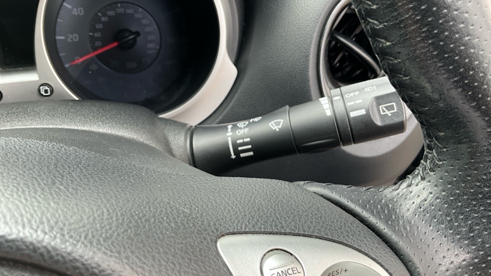 Nissan Juke 1.6 Acenta Premium 5dr Xtronic Petrol Hatchback - Image 29