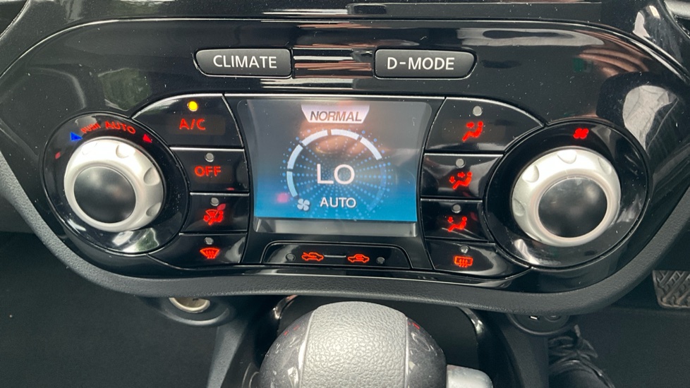 Nissan Juke 1.6 Acenta Premium 5dr Xtronic Petrol Hatchback - Image 31