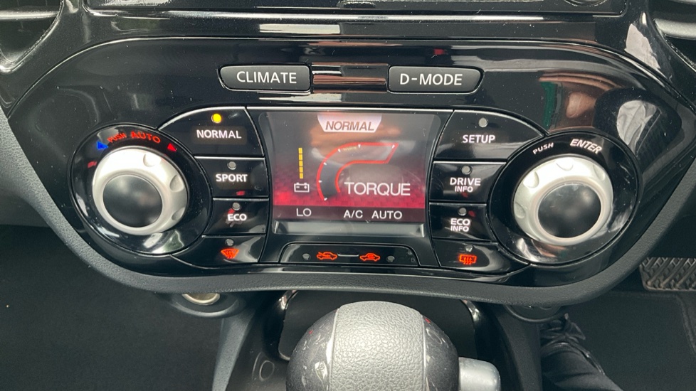 Nissan Juke 1.6 Acenta Premium 5dr Xtronic Petrol Hatchback - Image 32