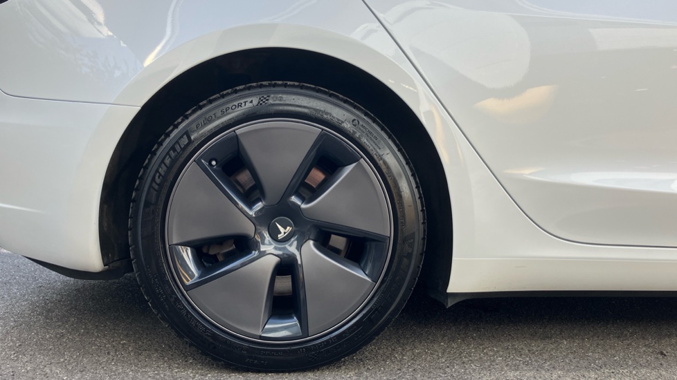 Tesla Model 3 Long Range AWD 4dr Auto Electric Saloon - Image 7