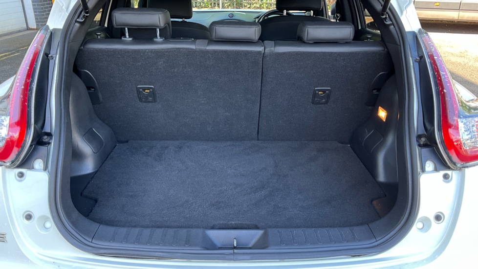 Nissan Juke 1.5 dCi N-Connecta 5dr Diesel Hatchback - Image 4