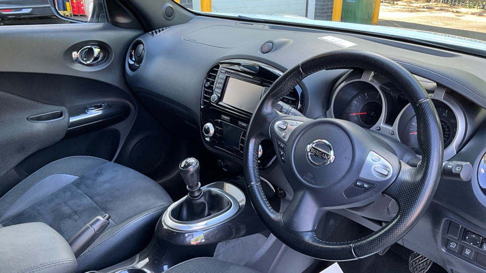 Nissan Juke 1.5 dCi N-Connecta 5dr Diesel Hatchback - Image 11
