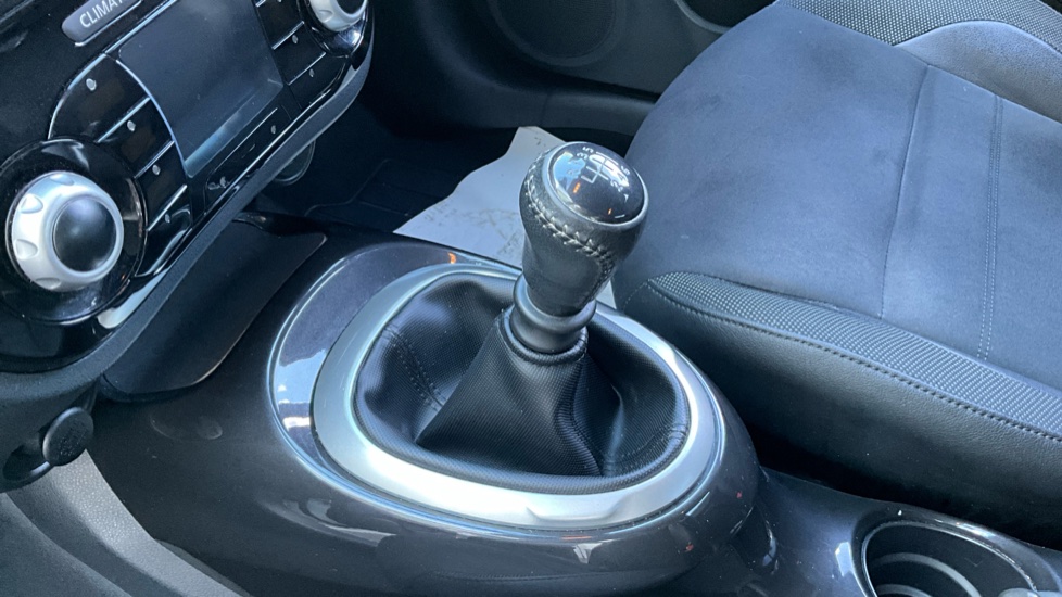 Nissan Juke 1.5 dCi N-Connecta 5dr Diesel Hatchback - Image 13