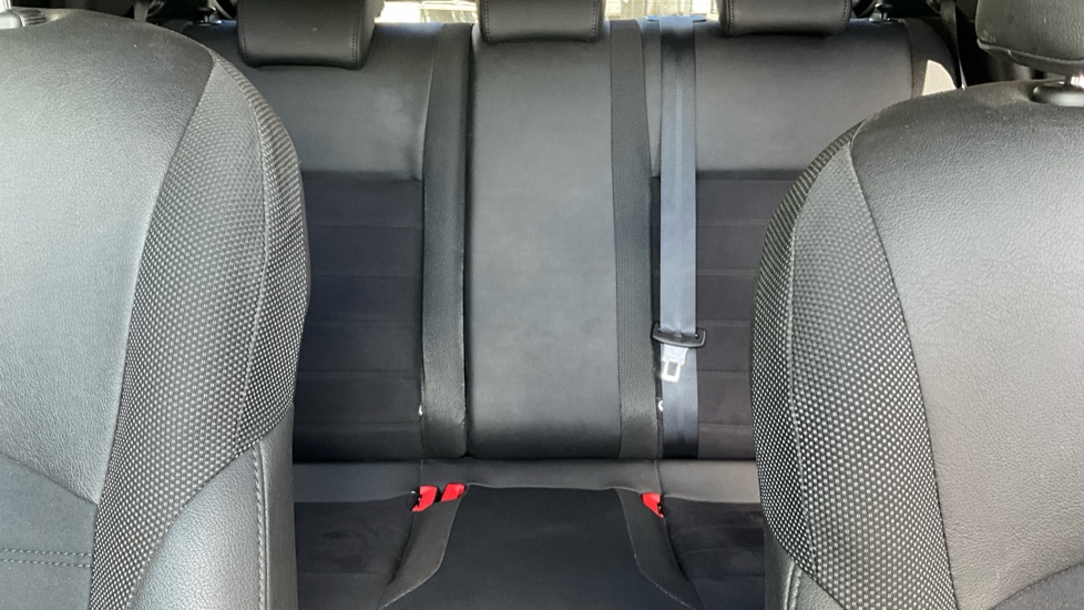 Nissan Juke 1.5 dCi N-Connecta 5dr Diesel Hatchback - Image 15