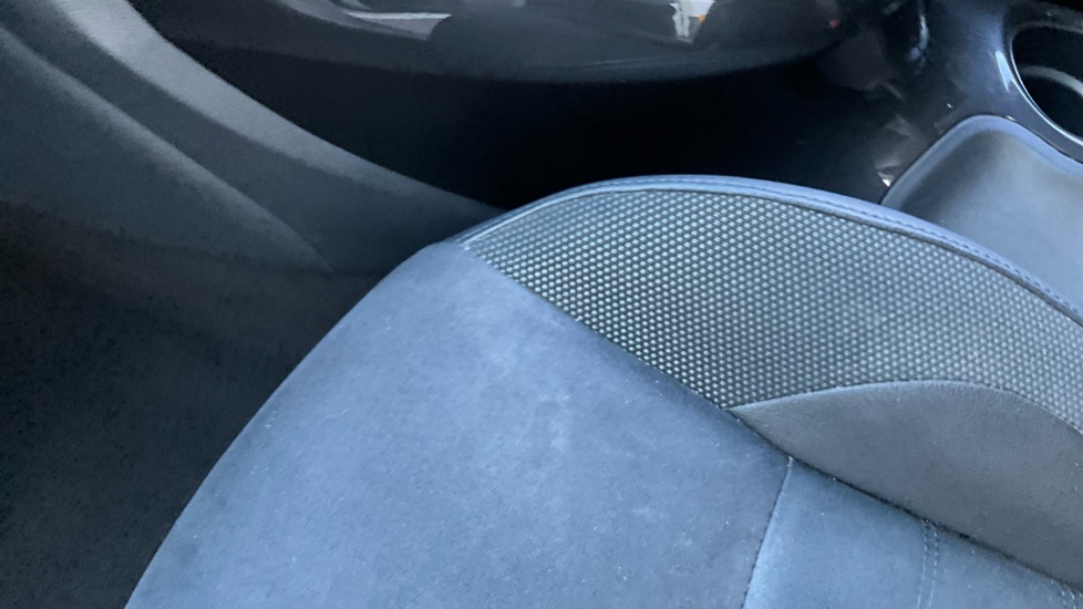 Nissan Juke 1.5 dCi N-Connecta 5dr Diesel Hatchback - Image 25