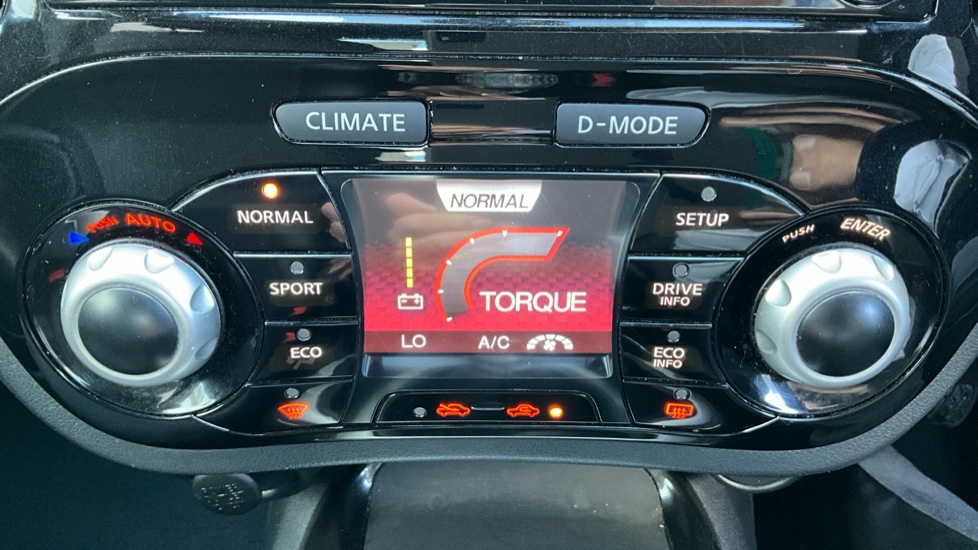 Nissan Juke 1.5 dCi N-Connecta 5dr Diesel Hatchback - Image 34