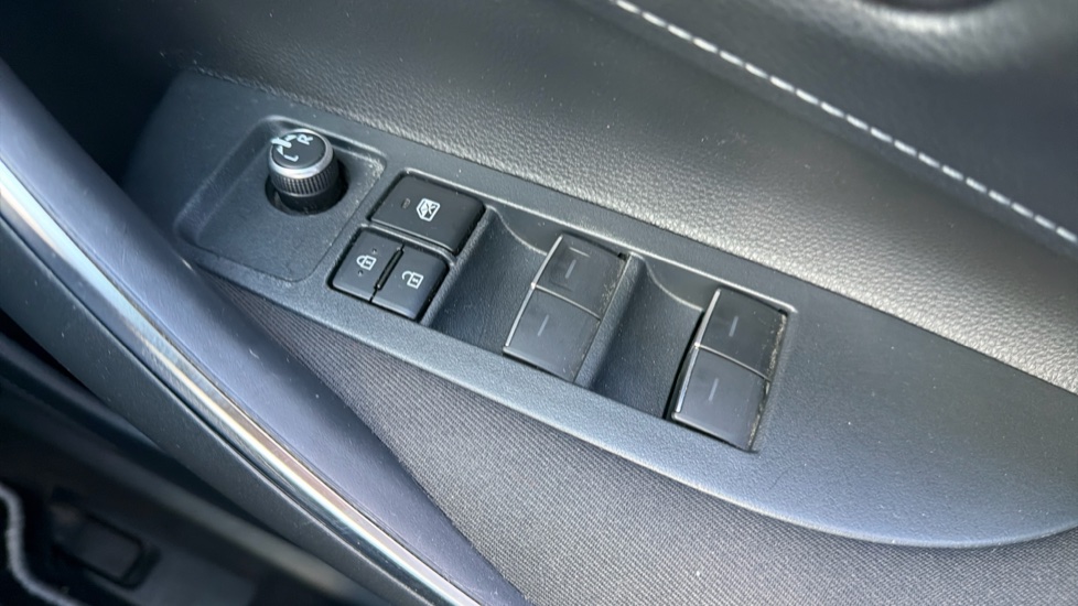 Toyota Corolla 1.8 VVT-i Hybrid Icon Tech 5dr CVT Hybrid Hatchback - Image 21