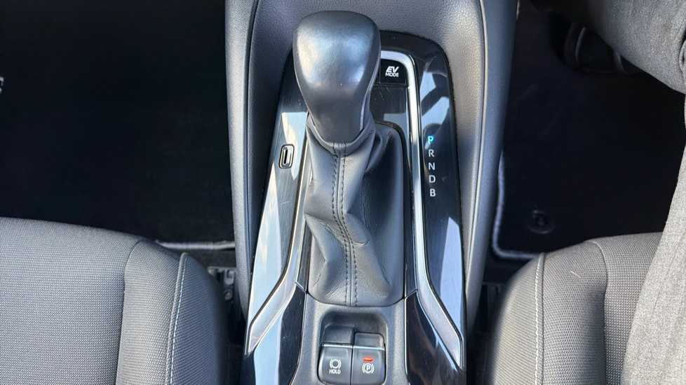 Toyota Corolla 1.8 VVT-i Hybrid Icon Tech 5dr CVT Hybrid Hatchback - Image 30