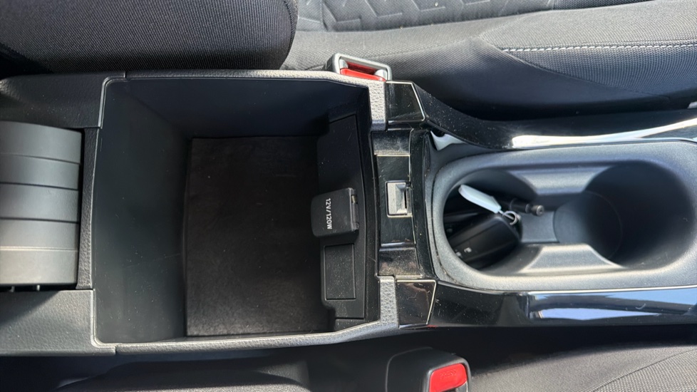 Toyota Corolla 1.8 VVT-i Hybrid Icon Tech 5dr CVT Hybrid Hatchback - Image 32