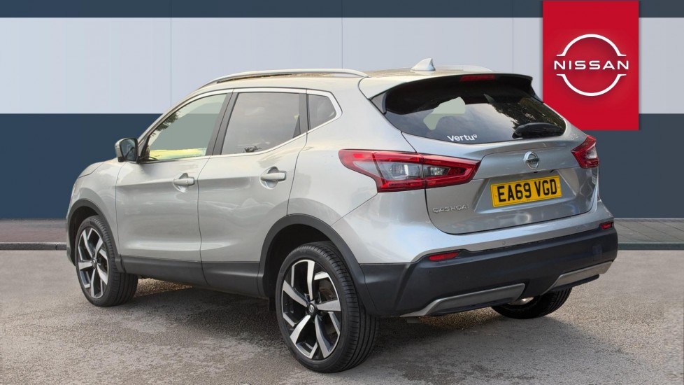 Nissan Qashqai 1.3 DiG-T Tekna 5dr Petrol Hatchback - Image 2