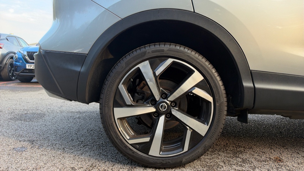 Nissan Qashqai 1.3 DiG-T Tekna 5dr Petrol Hatchback - Image 7