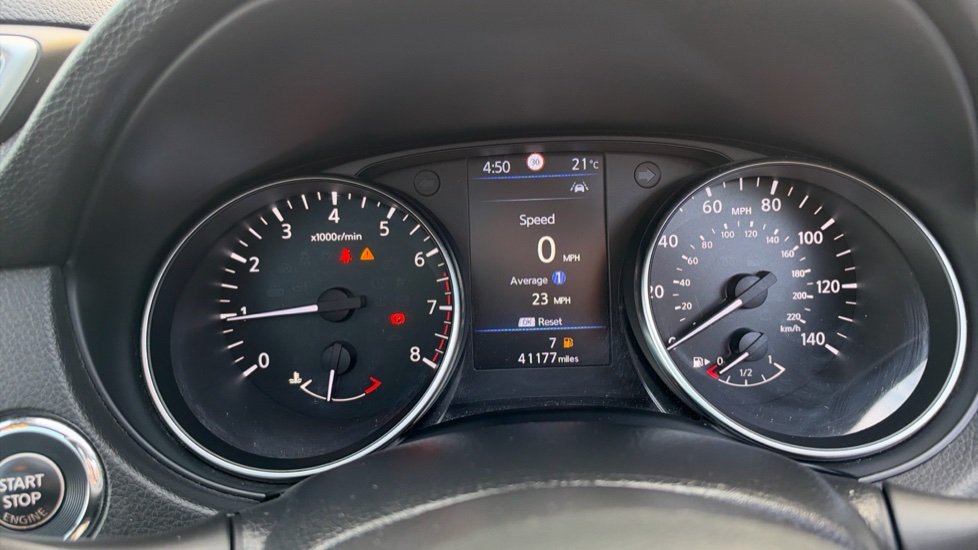 Nissan Qashqai 1.3 DiG-T Tekna 5dr Petrol Hatchback - Image 18