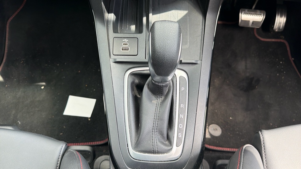 Ford Puma ST 1.0 EcoBoost Hybrid mHEV ST 5dr DCT Petrol Hatchback - Image 13