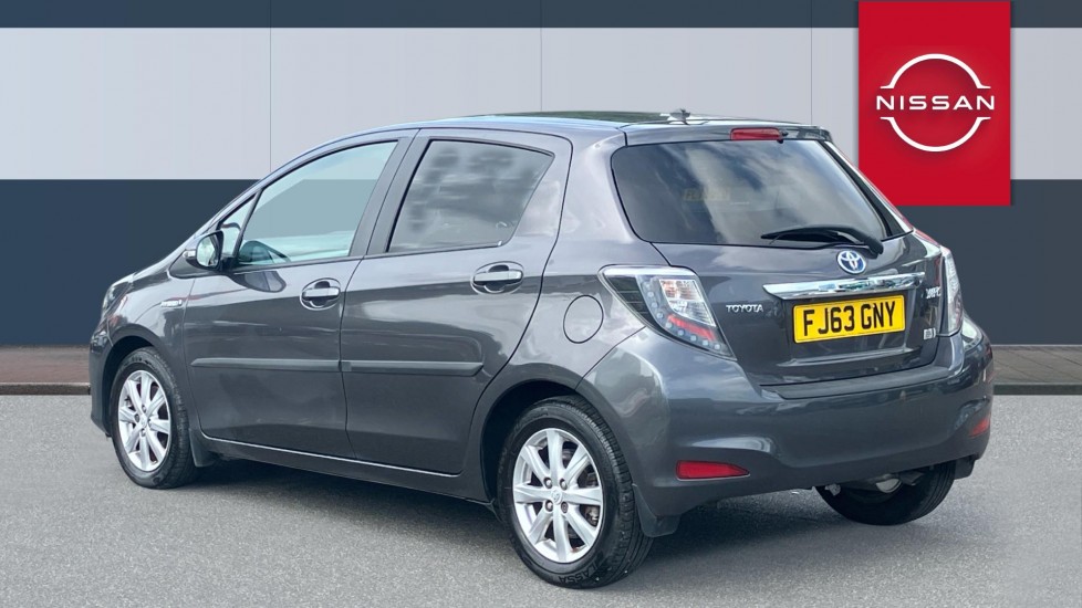 Toyota Yaris 1.5 VVT-i Hybrid T4 5dr CVT Hybrid Hatchback - Image 2