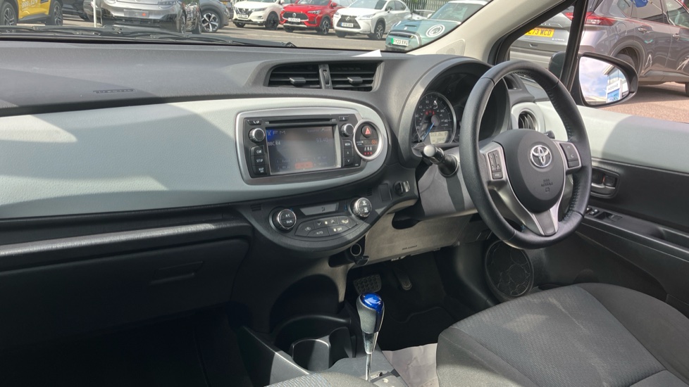 Toyota Yaris 1.5 VVT-i Hybrid T4 5dr CVT Hybrid Hatchback - Image 9