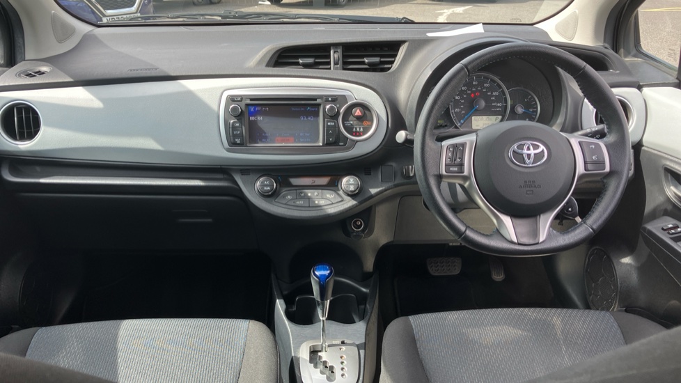Toyota Yaris 1.5 VVT-i Hybrid T4 5dr CVT Hybrid Hatchback - Image 10