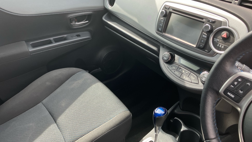Toyota Yaris 1.5 VVT-i Hybrid T4 5dr CVT Hybrid Hatchback - Image 14