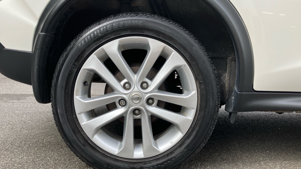 Nissan Juke 1.2 DiG-T N-Connecta 5dr Petrol Hatchback - Image 7
