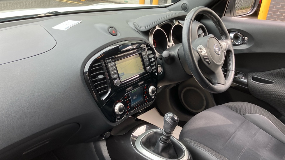 Nissan Juke 1.2 DiG-T N-Connecta 5dr Petrol Hatchback - Image 9