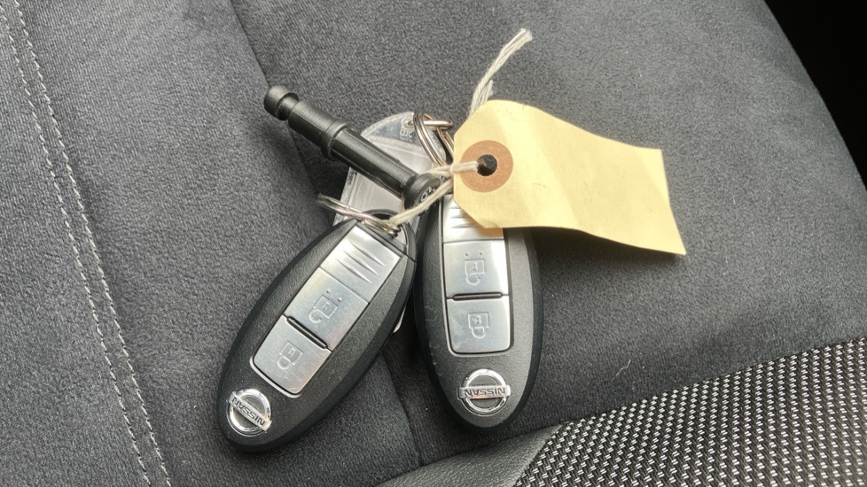 Nissan Juke 1.2 DiG-T N-Connecta 5dr Petrol Hatchback - Image 20