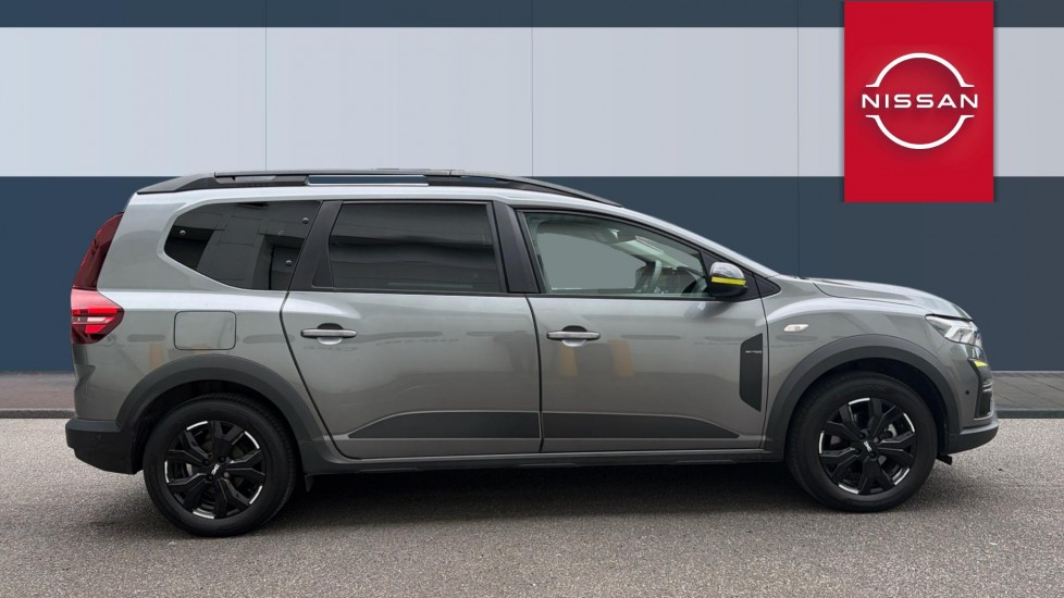 Dacia Jogger 1.6 HEV Extreme SE 5dr Auto Hybrid Estate - Image 5