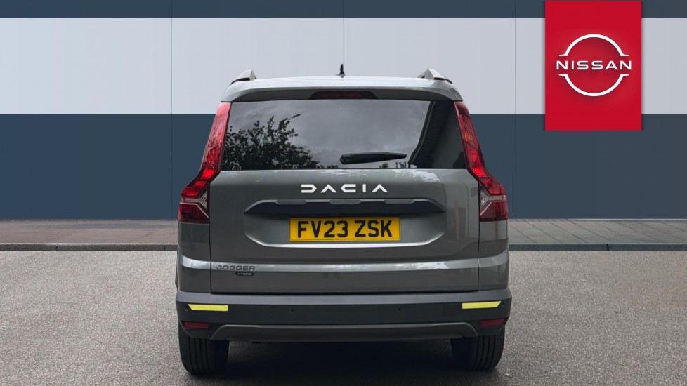 Dacia Jogger 1.6 HEV Extreme SE 5dr Auto Hybrid Estate - Image 6