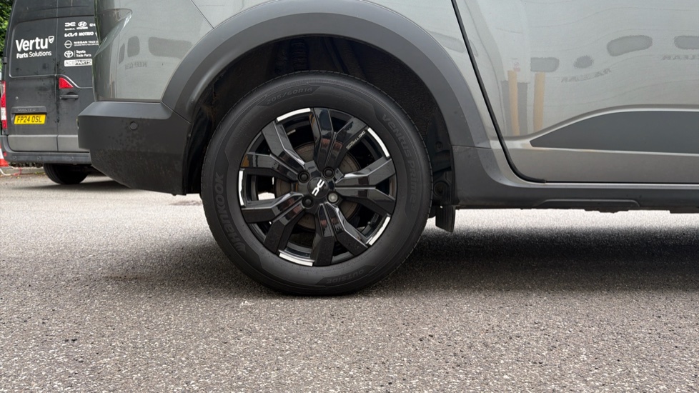 Dacia Jogger 1.6 HEV Extreme SE 5dr Auto Hybrid Estate - Image 7